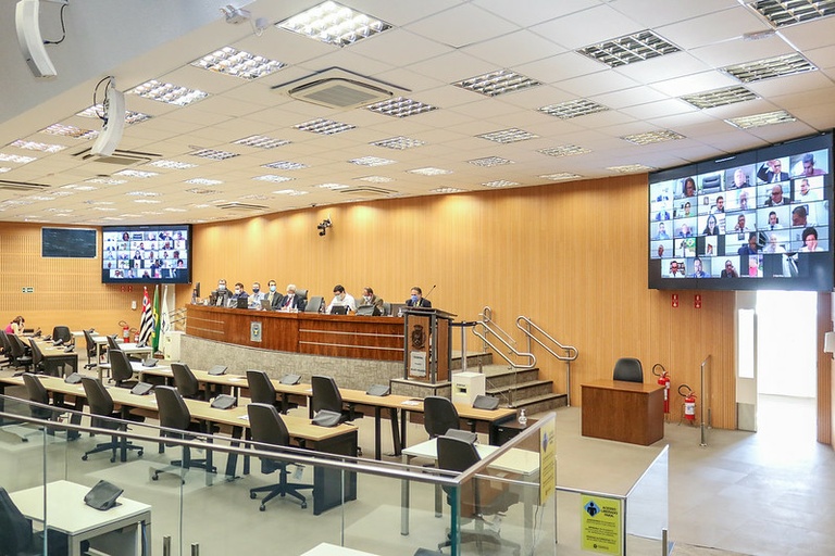 Vereadores aprovam em primeiro turno suspensão dos prazos dos concursos em decorrência da pandemia de covid e as diretrizes orçamentárias da prefeitura para 2022