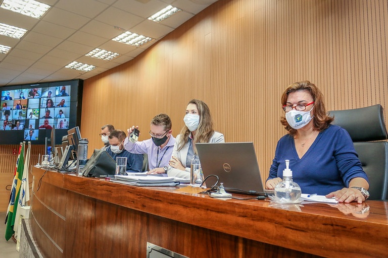 Câmara vota nesta quarta (26) novas regras para fiscalização ambiental e proteção a motoristas e cobradores de ônibus; Débora Palermo conduzirá os trabalhos de plenário