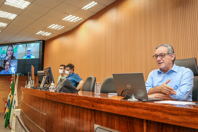 Comissão dos impactos econômicos e sociais da covid avalia os efeitos da pandemia na rede municipal de ensino