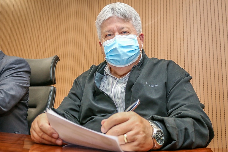 Jorge Schneider oficia prefeitura para que inclua sacerdotes e pastores no grupo prioritário da vacinação para Covid-19