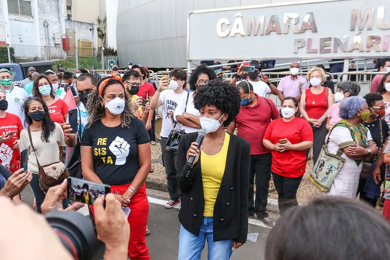 Manifestações de apoio a Paolla Miguel e repúdio a racismo marcam a sessão desta quarta-feira (10); Câmara terá Frente Parlamentar Antirracismo