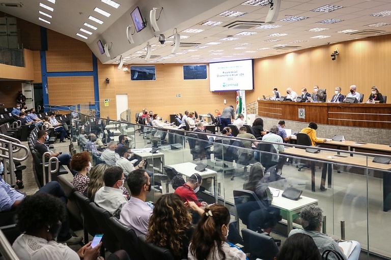 Audiência Pública da Lei do Orçamento Anual é marcada por demanda de atenção à Assistência Social; na manhã desta quarta (27) Câmara recebe população para debater Plano Plurianual