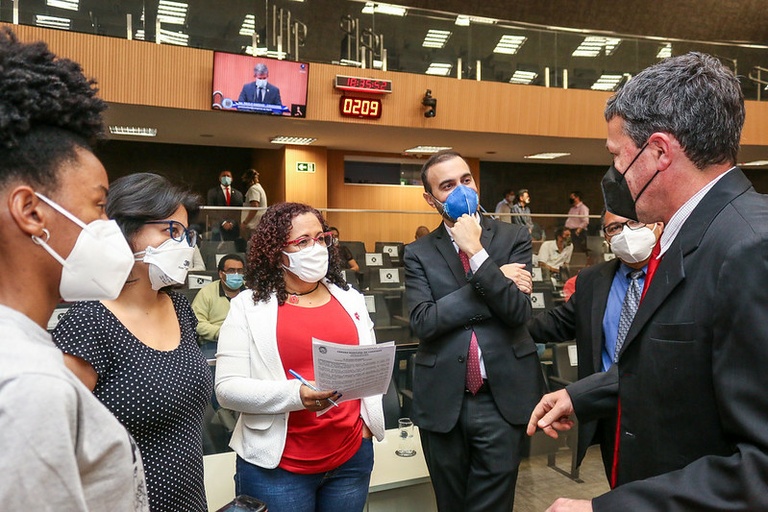 PSOL, PT e PC do B apelam ao governo do Estado para que investigue ameaças e garanta a integridade de comunicador vítima de ameaça