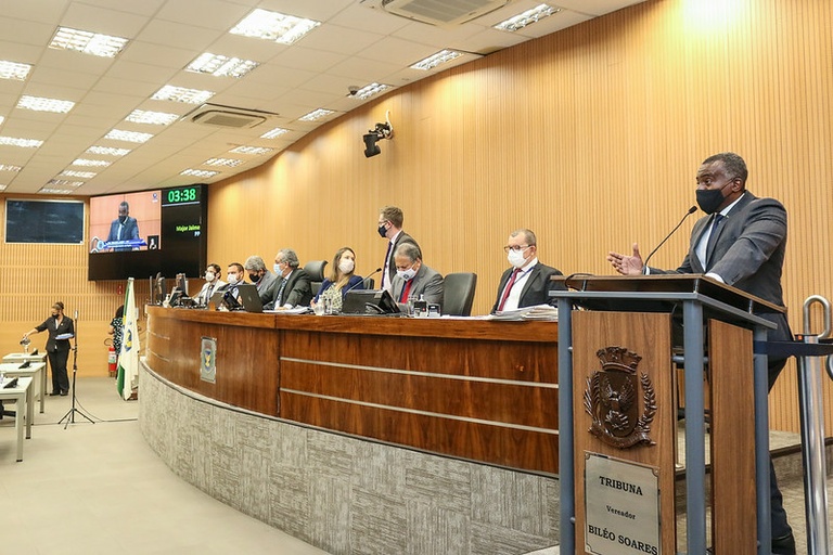 Câmara presta homenagem a oficiais da Polícia Militar