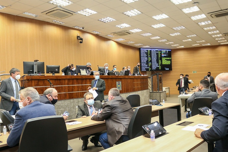 Câmara vota nesta quarta (22) proibição de comercialização de cabos de cobre e tampas de bueiro e começa a analisar financiamento de R$ 200 milhões para obras em bairros periféricos