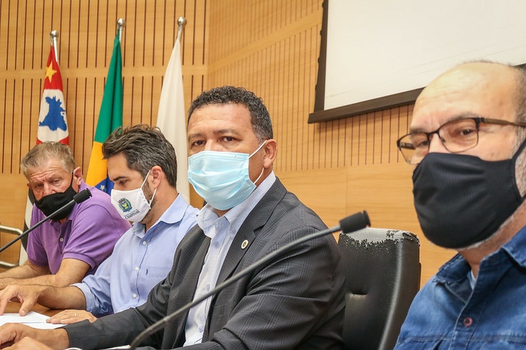 Comissão de Proteção e Defesa dos Direitos dos Animais discute o retorno do serviço do Castramóvel com secretário do Verde