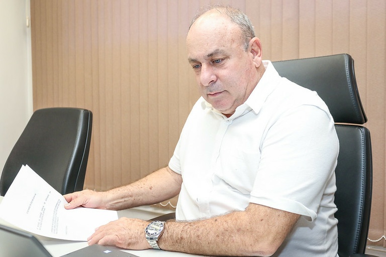 Arnaldo Salvetti apresenta projeto que garante o direito do fornecimento de alimento e água para animais de rua de Campinas