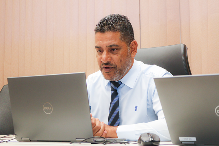Carlinhos Camelô protocola PL que institui o Programa Municipal de Enfrentamento ao Feminicídio