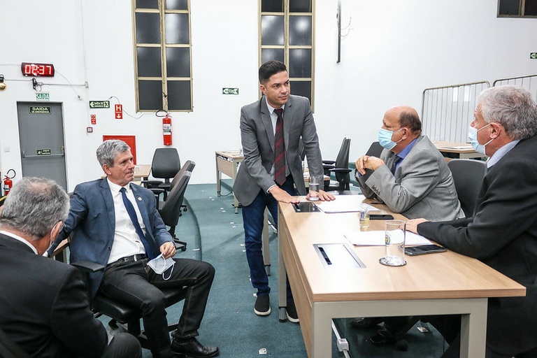 Nesta quarta (10), Câmara analisa – em 1ª votação – PL que obriga Executivo a divulgar lista de pacientes que aguardam por consultas e procedimentos médicos na rede pública
