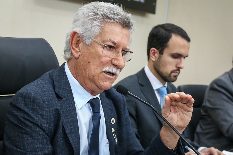 Zé Carlos protocola PL que obriga a Emdec a divulgar mensalmente lista com número de autuações dos locais onde mais há mais ocorrências