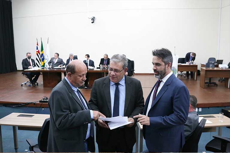 Retrospectiva 2022: em maio, Câmara retomou – no Teatro Bento Quirino - as reuniões ordinárias presenciais e com presença de público