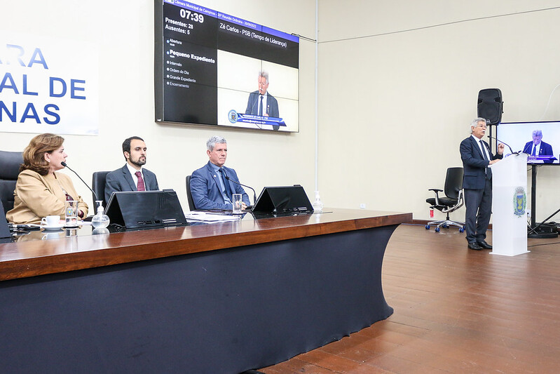 Retrospectiva 2022: em setembro, Zé Carlos se afasta da presidência e Debora Palermo assume como primeira mulher no cargo na história da Câmara