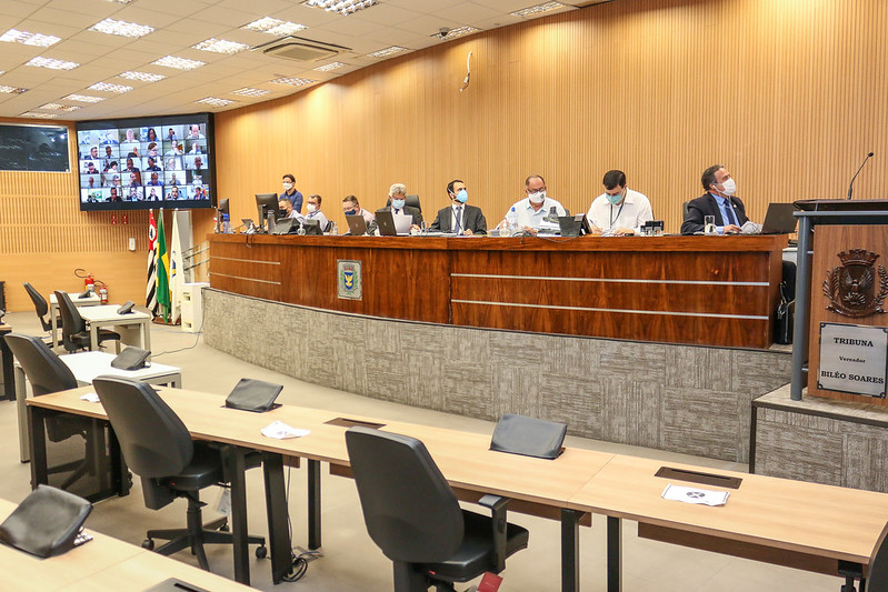 Câmara vota nesta quarta (09), em primeira análise, divulgação dos dados de GPS dos caminhões de coleta de lixo e penalidade administrativa para quem cometer violência doméstica