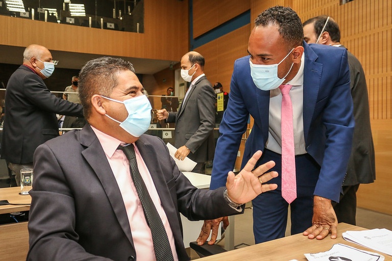 Higor Diego e Marrom Cunha indicam à Emdec a redução do valor pago para remoção e estadia de veículos nos pátios de Campinas