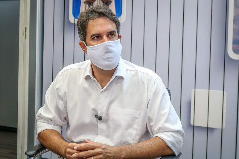 Por meio de indicação e ofícios, Hossri solicita a inclusão do nome de Olavo de Carvalho no Aeroporto Internacional de Viracopos