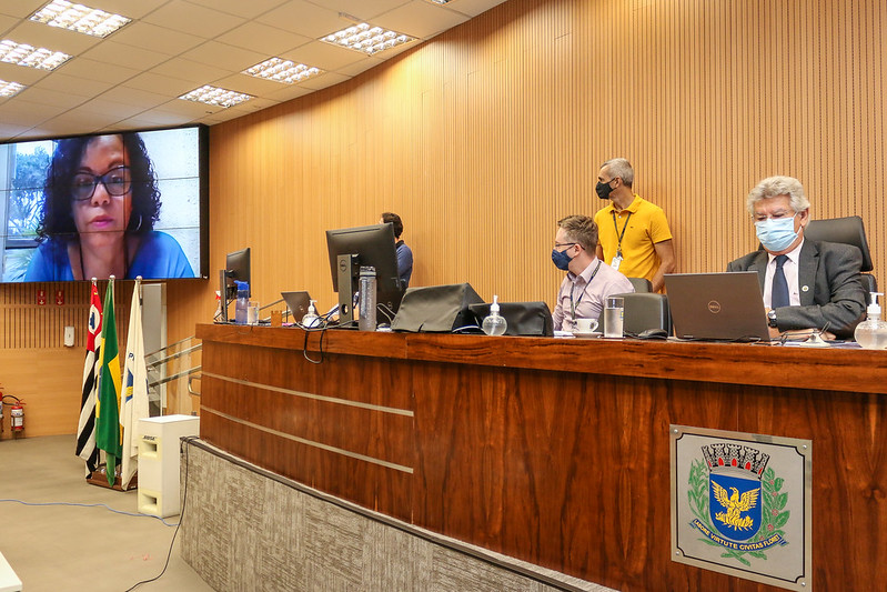 Vereadores aprovam - em 1ª análise – obrigatoriedade de piso tátil em órgãos municipais e  praças públicas