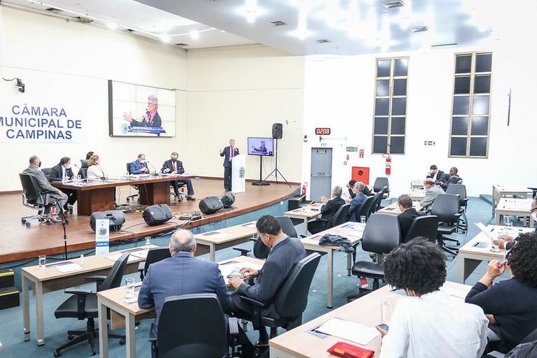 Câmara retoma os trabalhos de plenário nesta segunda (01) após o recesso parlamentar; reunião marca a estreia do novo software de votação eletrônica desenvolvido pelos servidores da Casa