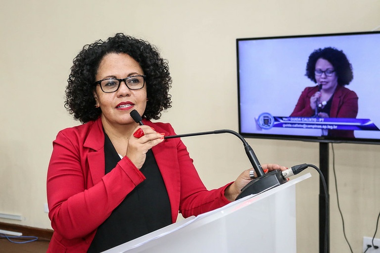 Guida Calixto encaminha requerimentos solicitando informações sobre a usina de compostagem