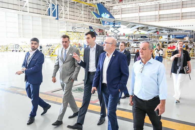 Luiz Rossini representa a Câmara no batismo de uma aeronave da Azul com o nome de Campinas; evento faz parte da programação do aniversário da cidade