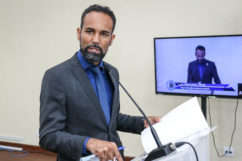 Proposta de Higor Diego que concede 13º aos beneficiários do Cartão Nutrir é sancionada e se torna lei