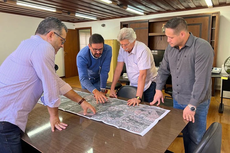 Zé Carlos discute com AutoBan e Renovias construção de marginais na SP-340 e um trevo de acesso na Bandeirantes, no distrito de Campo Grande