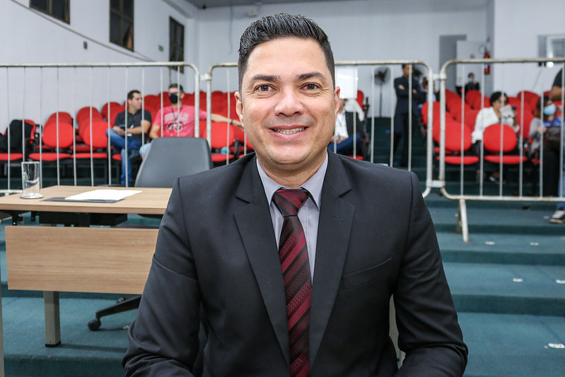 Otto Alejandro homenageia fundadora de creche e médico cardiologista