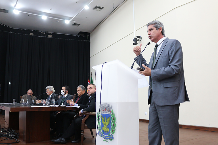 Eduardo Magoga propõe que veículos que transportam passageiros com necessidades especiais utilizem as faixas e os corredores exclusivos para circulação de ônibus