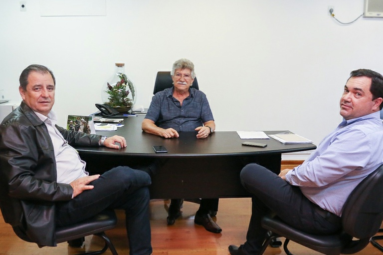 Em reunião com presidência da Câmara, CPFL esclarece corte de luz no Teatro Bento Quirino e lamenta o ocorrido