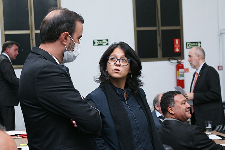 Mariana Conti consegue assinaturas e CPI Antifascista avança na Câmara de Campinas