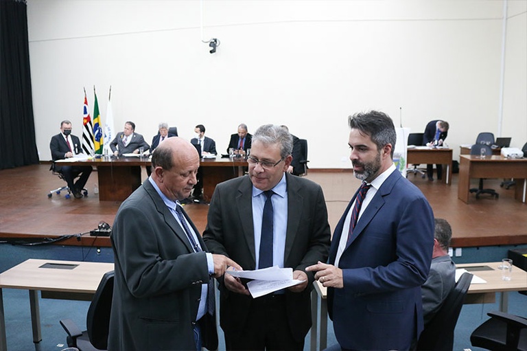 Na primeira reunião ordinária do ano com a presença de público, vereadores aprovam em definitivo a obrigação da instalação de câmeras de segurança nas unidades de saúde