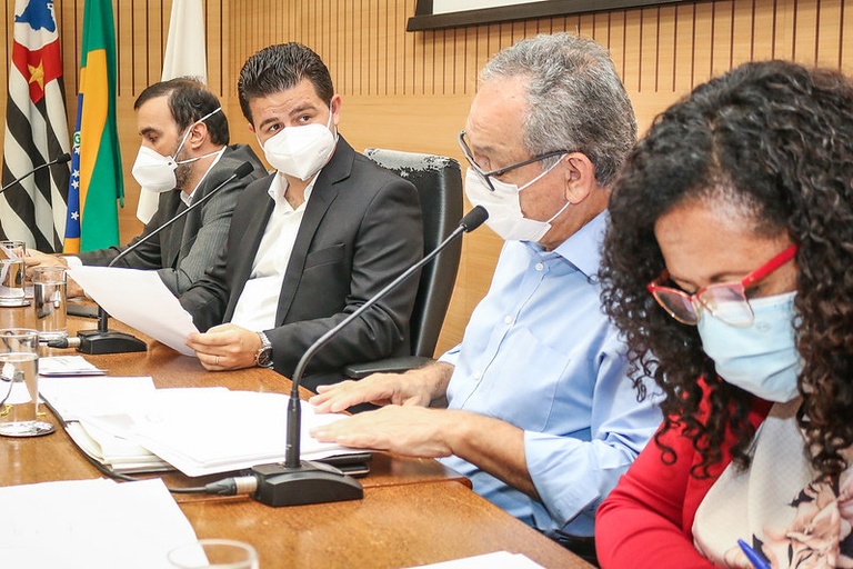 Comissão de Administração Pública promove audiência pública para debater as funções gratificadas na Prefeitura