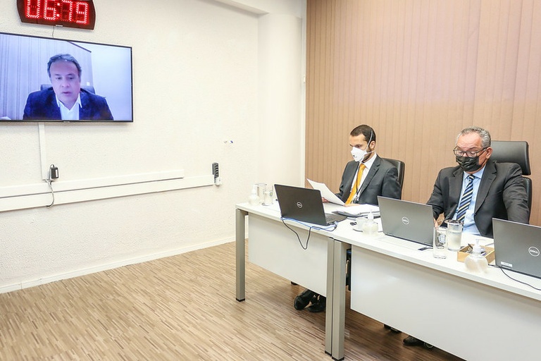 Vereadores aprovam o mérito do projeto que obriga a manutenção de dispositivos de álcool em gel nas escolas de Campinas