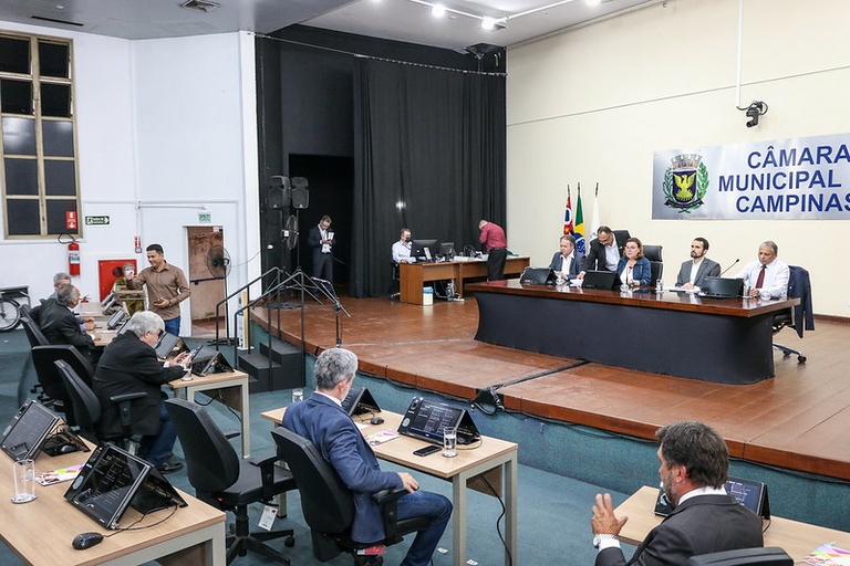 Na segunda-feira (28), Câmara fará reunião extraordinária pela manhã, em vez de ordinária à noite; confira a pauta