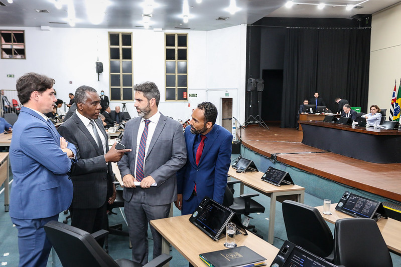 Nesta quarta (30), Câmara vota - em definitivo – o aumento da vida útil máxima para veículos de aplicativos para dez anos; e, em 1ª análise, a criação do Renda Campinas