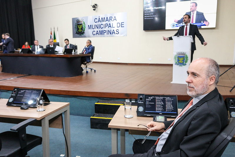 Câmara analisa projeto que obriga a prefeitura a instalar dispositivos que impeçam choques elétricos em parques  