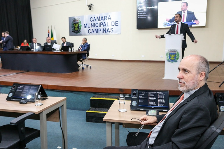 Câmara analisa projeto que obriga a prefeitura a instalar dispositivos que impeçam choques elétricos em parques  