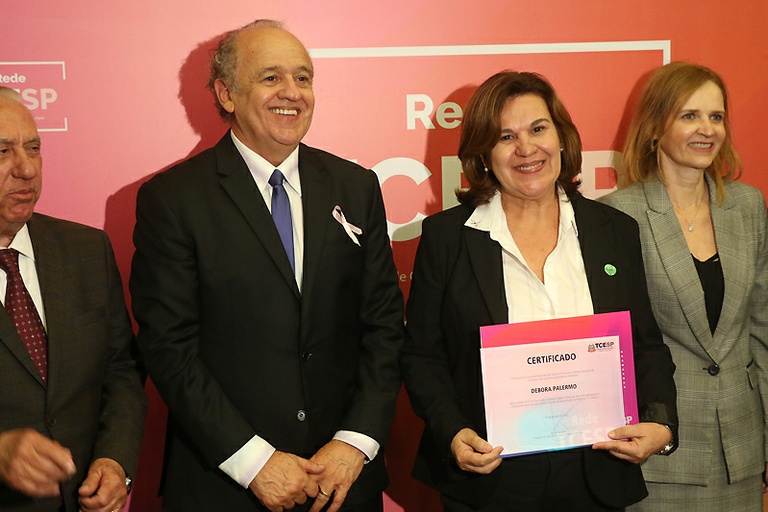 Debora Palermo firma parceria com Tribunal de Contas do Estado para exibir conteúdo do TCE na TV Câmara Campinas