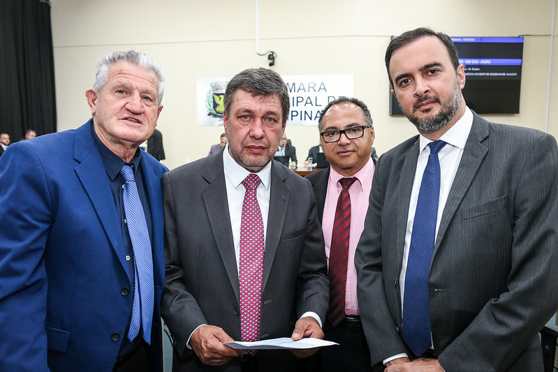 Na véspera do Dia do Professor, vereadores entregam Diploma de Mérito Educacional a ex-reitor da Unicamp e a outros profissionais de destaque na área