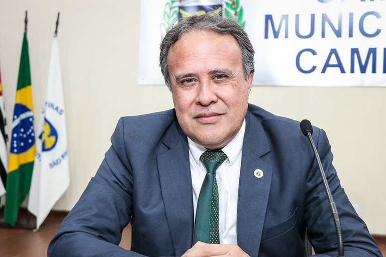 Professor Alberto comemora o Dia da Reforma Protestante com a entrega de diversas honrarias