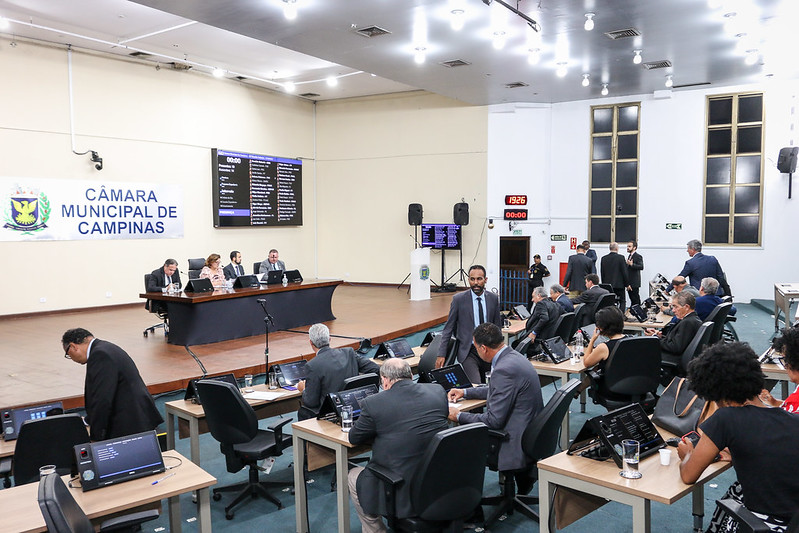 Vereadores aprovam criação de novos conselheiros tutelares e proibição de oferta de crédito consignado por telefone a aposentados 