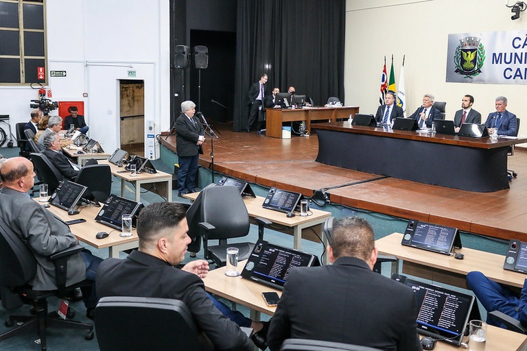 Câmara aprova – em 1ª análise – ampliação de fornecimento de óculos de grau a alunos da Fumec e publicação mensal de autuações em locais de maior ocorrência