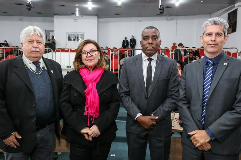 Câmara presta homenagem a policiais militares com Medalha Exemplo Digno e Arautos da Paz