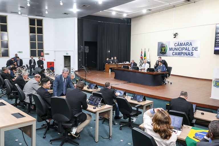 Câmara vota nesta segunda (12) projeto que institui a política municipal de incentivo ao uso de veículos automotores impulsionados a energia elétrica ou a hidrogênio