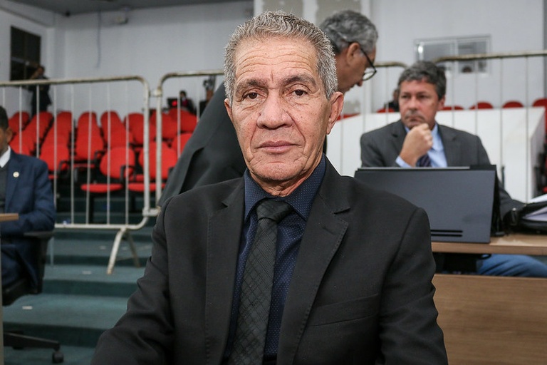 Edison Ribeiro entrega diploma a presidente da Associação dos Advogados Trabalhistas de Campinas e a coordenadora de Centro de Saúde