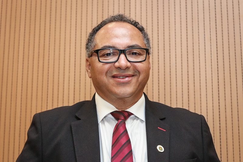 Cecílio Santos promove debate sobre violência nas escolas e bullying com psicóloga e produtora Vanessa Rodrigues