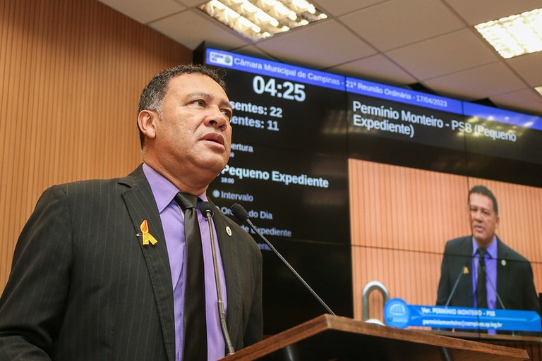 Em pleno mês de prevenção contra a crueldade animal, Permínio Monteiro protocola Projeto de Lei que cria Cadastro Municipal para Adoção de cães e gatos
