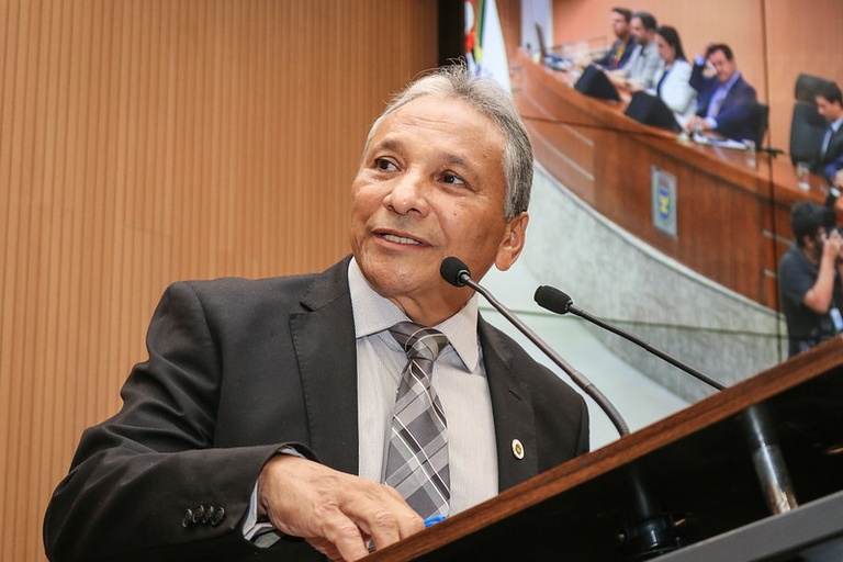 Fernando Mendes entrega Diploma Empresa Cidadã a companhia do setor imobiliário