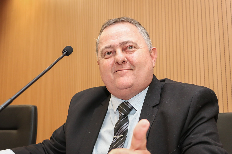Marcelo da Farmácia protocola Projeto de Lei para instalar dispositivo de segurança em todas as escolas de Campinas