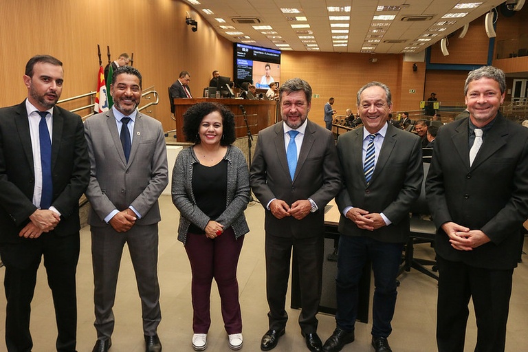 Câmara entrega Medalha de Mérito Fotográfico a diversos fotógrafos da cidade