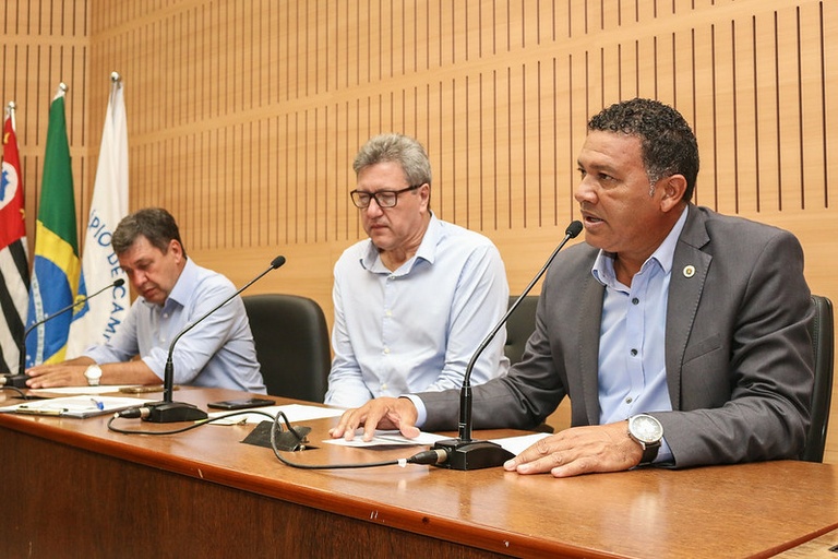 Frente Parlamentar pela Implantação do Hospital Veterinário em Campinas recebe secretário do Verde